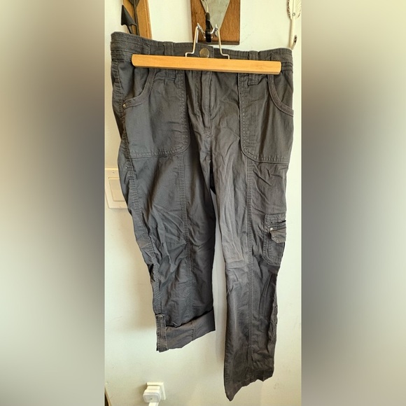 Reitmans Gray Cargo Pants Relaxed Fit - Picture 1 of 5